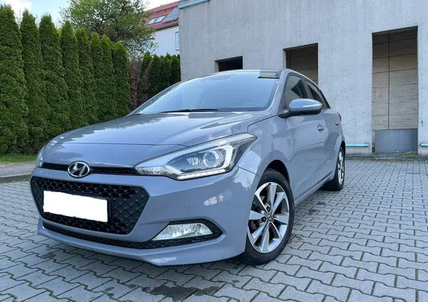 stryków Hyundai i20 cena 35900 przebieg: 131000, rok produkcji 2015 z Stryków